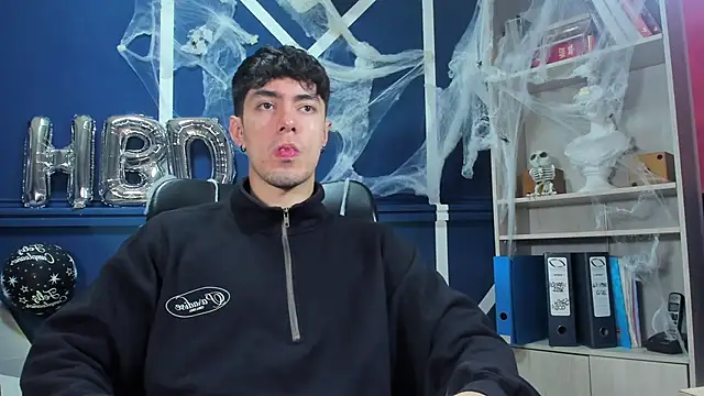 etham wolf  online show from 10.29.25