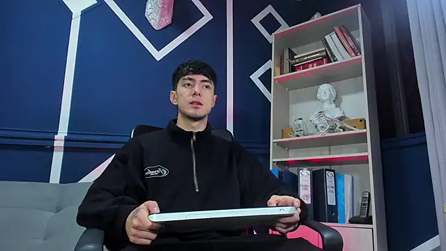 etham wolf  online show from 11.13.25