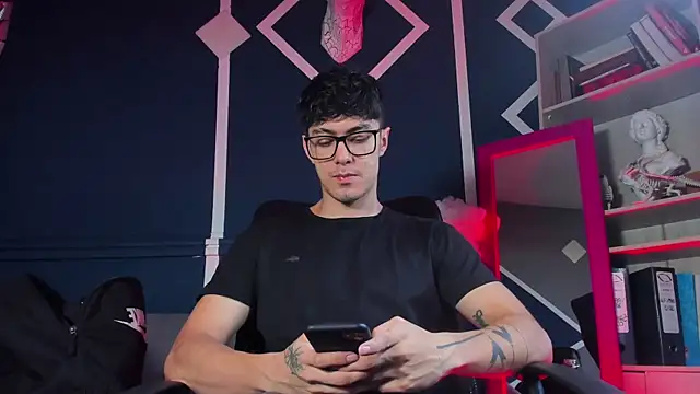 etham wolf  online show from 11.27.25