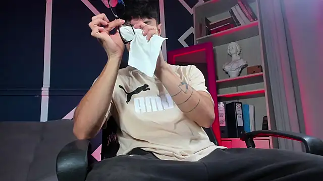 etham wolf  online show from 12.15.25