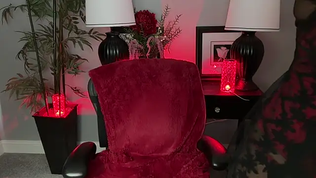 ItsNikki online show from 03.12.26