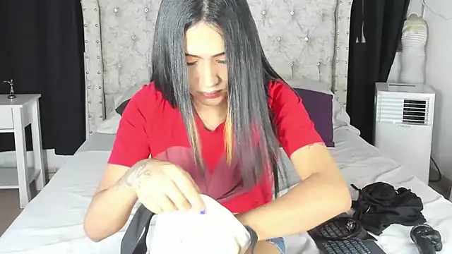 Snapshot of aleja_spearsx chatting on 06.17.26 aleja spearsx online show from 06.17.26