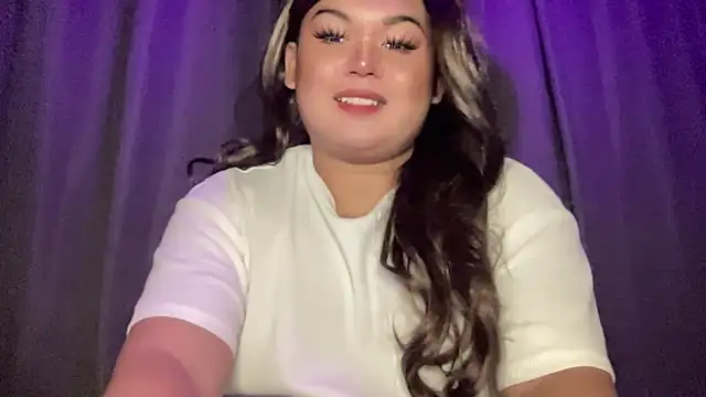 Snapshot of RedHead_Thalia chatting on 10.17.25 RedHead Thalia online show from 10.17.25