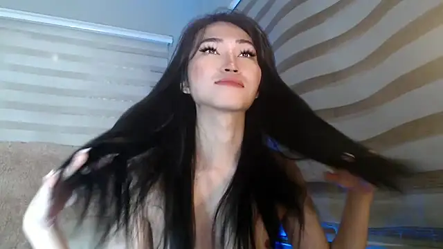 Snapshot of lovelychanel69xx chatting on 10.04.25 lovelychanel69xx online show from 10.04.25