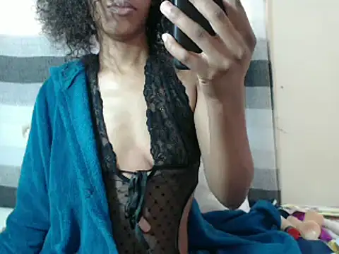 Snapshot of Sexsexyx chatting on 01.14.25 Sexsexyx online show from 01.14.25