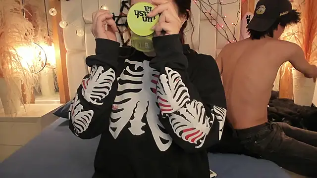 Snapshot of Daphne_And_Roger chatting on 10.14.25 Daphne And Roger online show from 10.14.25