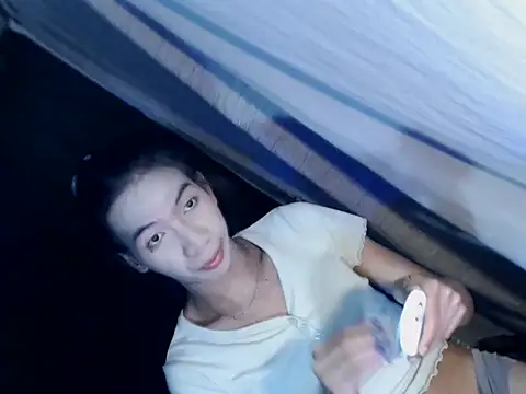 Snapshot of xyourdreamtrans chatting on 10.01.25 xyourdreamtrans online show from 10.01.25