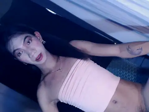 Snapshot of xyourdreamtrans chatting on 10.29.25 xyourdreamtrans online show from 10.29.25