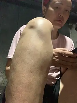 Snapshot of May125 chatting on 04.12.26 May125 online show from 04.12.26