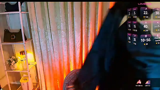 MS VALERIA online show from 11.24.25