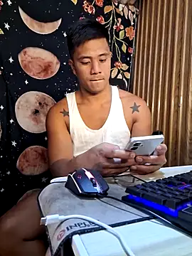 Snapshot of mr_dave chatting on 12.16.25 mr dave online show from 12.16.25