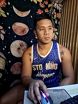 Snapshot of mr_dave chatting on 12.18.25 mr dave online show from 12.18.25