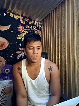 Snapshot of mr_dave chatting on 12.20.25 mr dave online show from 12.20.25