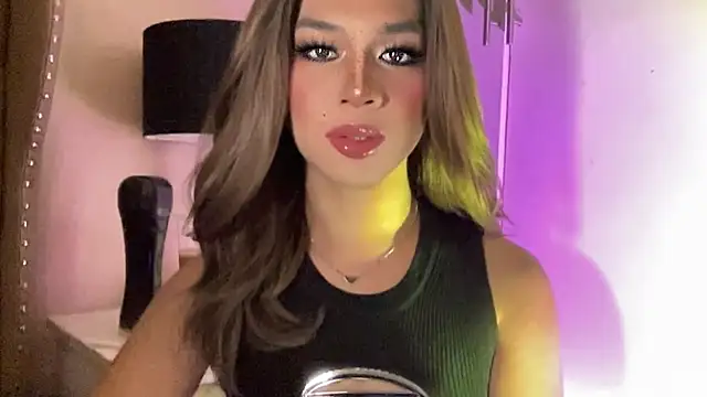 Snapshot of solana_imani chatting on 11.22.25 solana imani online show from 11.22.25