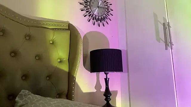 Snapshot of solana_imani chatting on 11.26.25 solana imani online show from 11.26.25