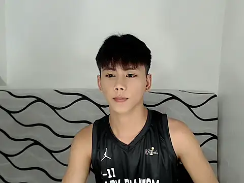 Snapshot of ynotyu chatting on 06.21.26 ynotyu online show from 06.21.26