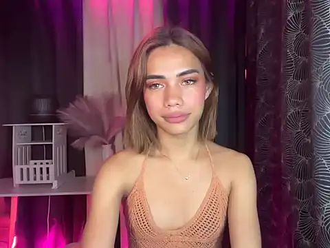 Snapshot of Lovelynikki03 chatting on 10.20.25 Lovelynikki03 online show from 10.20.25