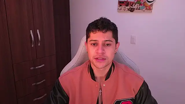 Snapshot of domsantiago_ chatting on 11.10.25 domsantiago online show from 11.10.25