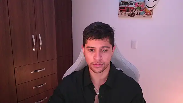 Snapshot of domsantiago_ chatting on 11.15.25 domsantiago online show from 11.15.25