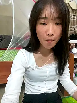 Snapshot of oneyou_400 chatting on 10.30.25 oneyou 400 online show from 10.30.25