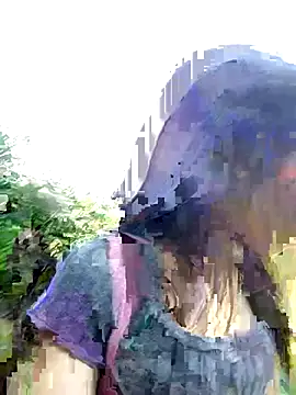 Snapshot of oneyou_400 chatting on 11.28.25 oneyou 400 online show from 11.28.25