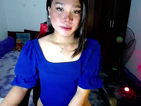 Urassiansweetcummer online show from 04.23.26