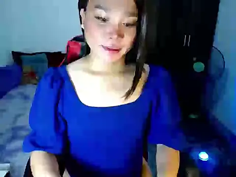 Urassiansweetcummer online show from 04.25.26