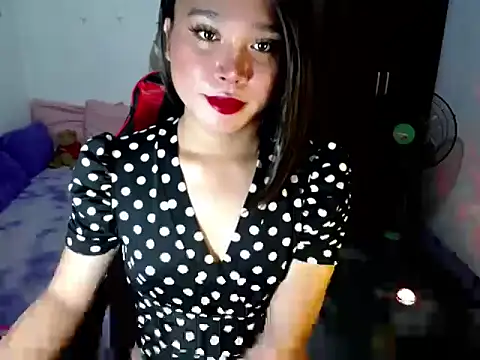 Urassiansweetcummer online show from 06.15.26