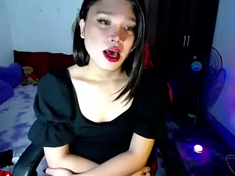 Urassiansweetcummer online show from 06.22.26