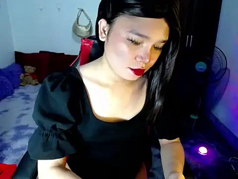 Urassiansweetcummer online show from 06.24.26