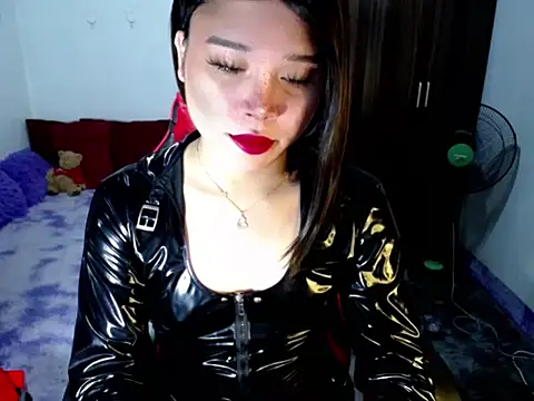 Urassiansweetcummer online show from 06.30.26