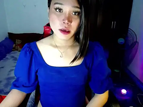 Urassiansweetcummer online show from 07.05.26