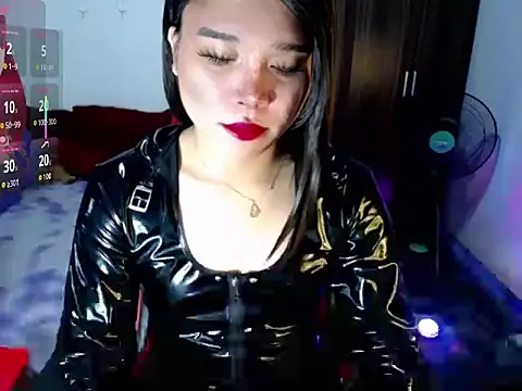 Urassiansweetcummer online show from 07.17.26