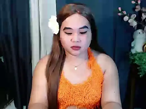 Snapshot of queen_staceyy chatting on 12.22.25 queen staceyy online show from 12.22.25