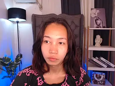 Snapshot of Sweet_kittyxx chatting on 10.04.25 Sweet kittyxx online show from 10.04.25
