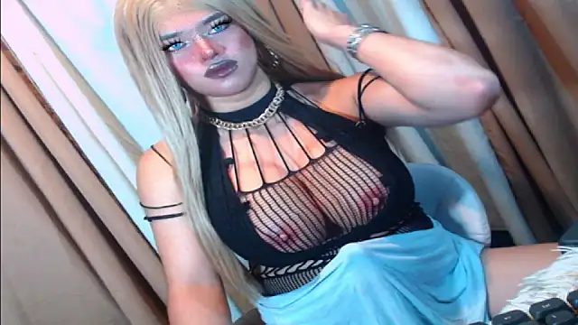 Snapshot of GoddessOFHUGEx chatting on 10.07.25 GoddessOFHUGEx online show from 10.07.25