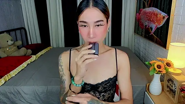 TRANSGODDESSA online show from 11.05.25