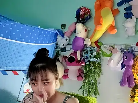 Snapshot of emgaixinhngoan chatting on 11.02.25 emgaixinhngoan online show from 11.02.25