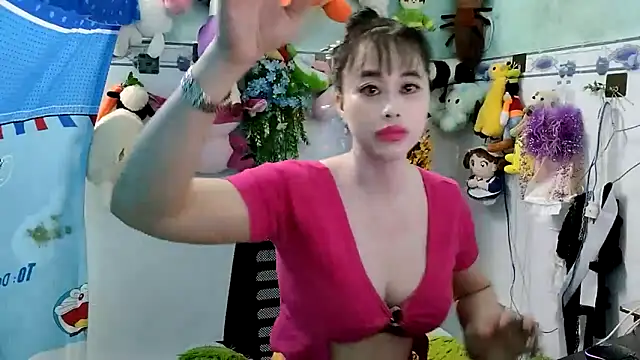 Snapshot of emgaixinhngoan chatting on 11.06.25 emgaixinhngoan online show from 11.06.25