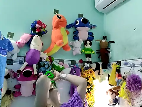 Snapshot of emgaixinhngoan chatting on 11.07.25 emgaixinhngoan online show from 11.07.25