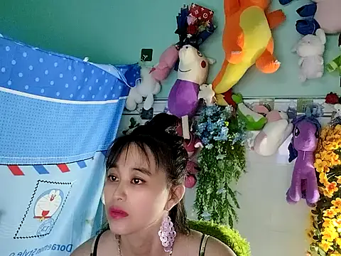 Snapshot of emgaixinhngoan chatting on 11.09.25 emgaixinhngoan online show from 11.09.25