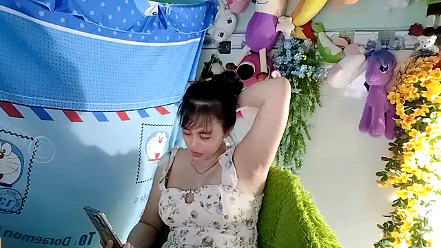 Snapshot of emgaixinhngoan chatting on 11.16.25 emgaixinhngoan online show from 11.16.25