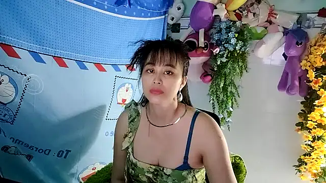 Snapshot of emgaixinhngoan chatting on 11.20.25 emgaixinhngoan online show from 11.20.25