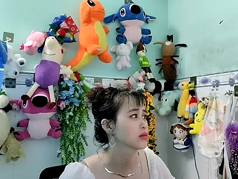 Snapshot of emgaixinhngoan chatting on 11.24.25 emgaixinhngoan online show from 11.24.25