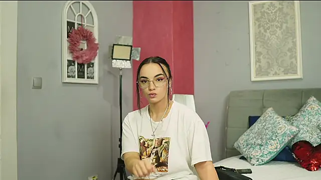 ScarletVex online show from 06.10.26
