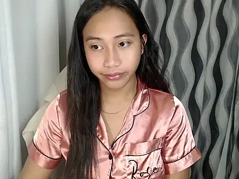 Snapshot of sweetiie_caren chatting on 06.19.26 sweetiie caren online show from 06.19.26