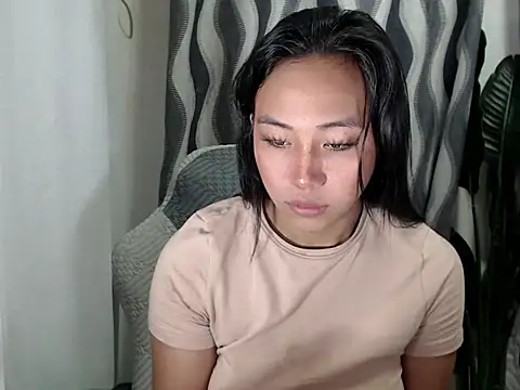 Snapshot of sweetiie_caren chatting on 07.26.26 sweetiie caren online show from 07.26.26