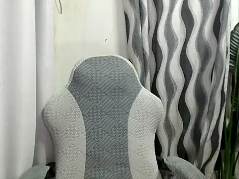 Snapshot of sweetiie_caren chatting on 07.31.26 sweetiie caren online show from 07.31.26