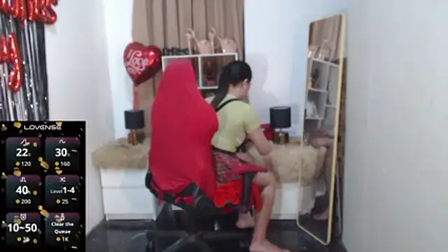 Snapshot of RebeccaTs chatting on 02.14.26 RebeccaTs online show from 02.14.26