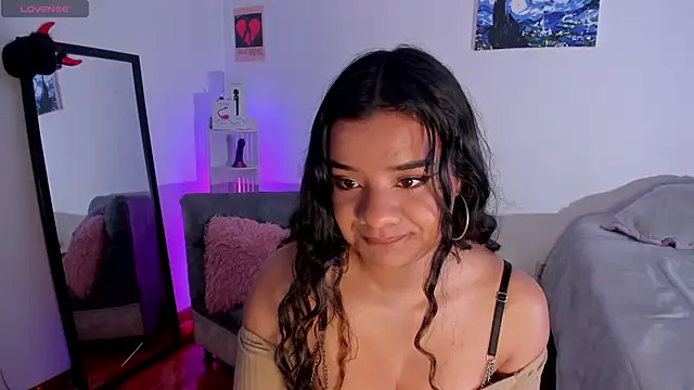 Shophie thoopson online show from 05.11.26